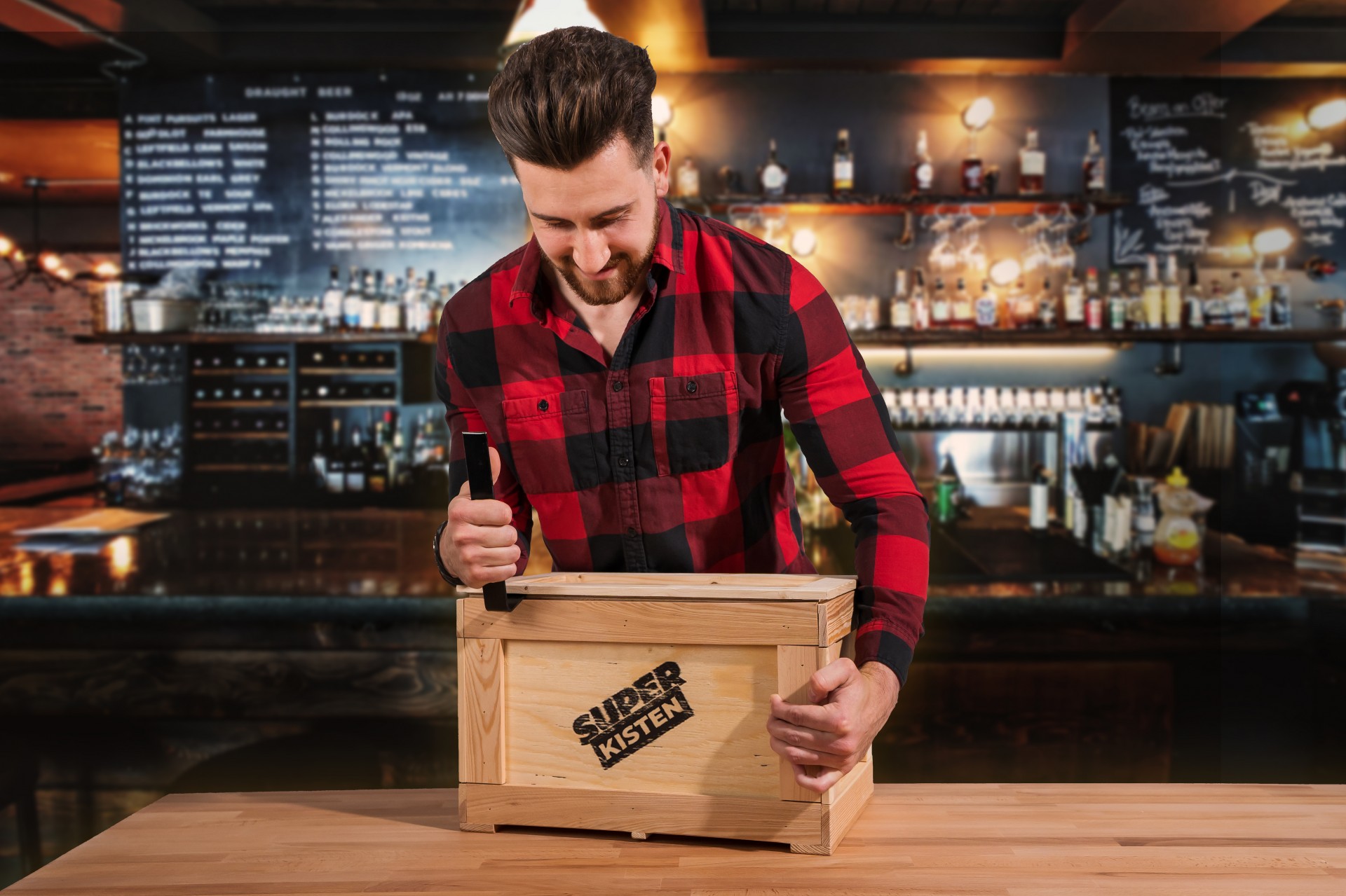 Geschenkkiste mit Brecheisen und Big Boy